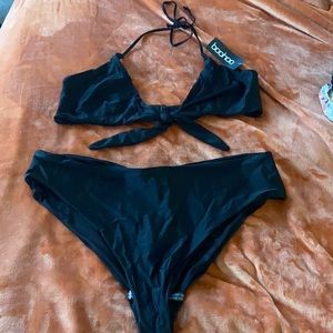 BRAND NEW! Black Boohoo bikini